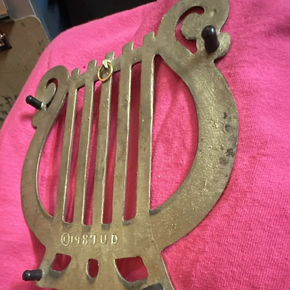 Brass Gold Lyre Shape Novelty Trivet Hot Plate Stand MPN 9487UD